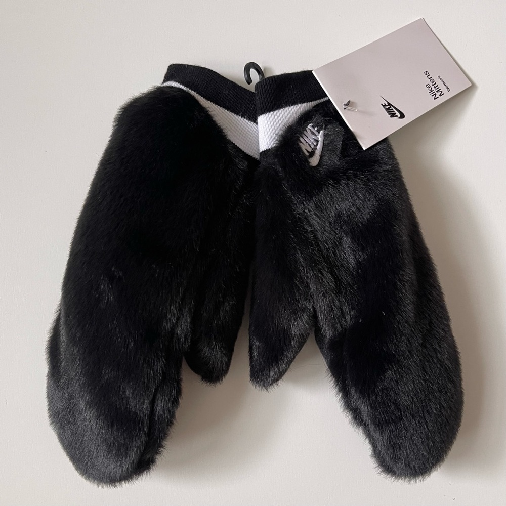 Nike Women’s Faux Fur Mittens - Size XS/S